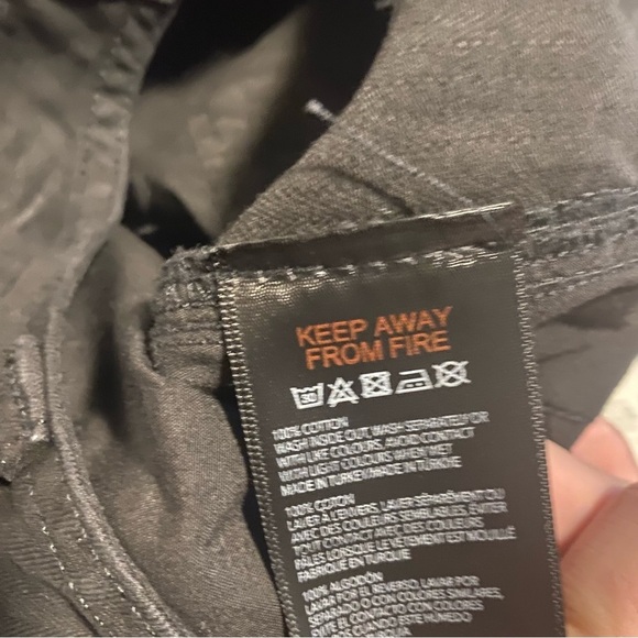 NWT BDG Urban Outfitters Black Cargo Pants Size 29W 32L - Picture 8 of 10